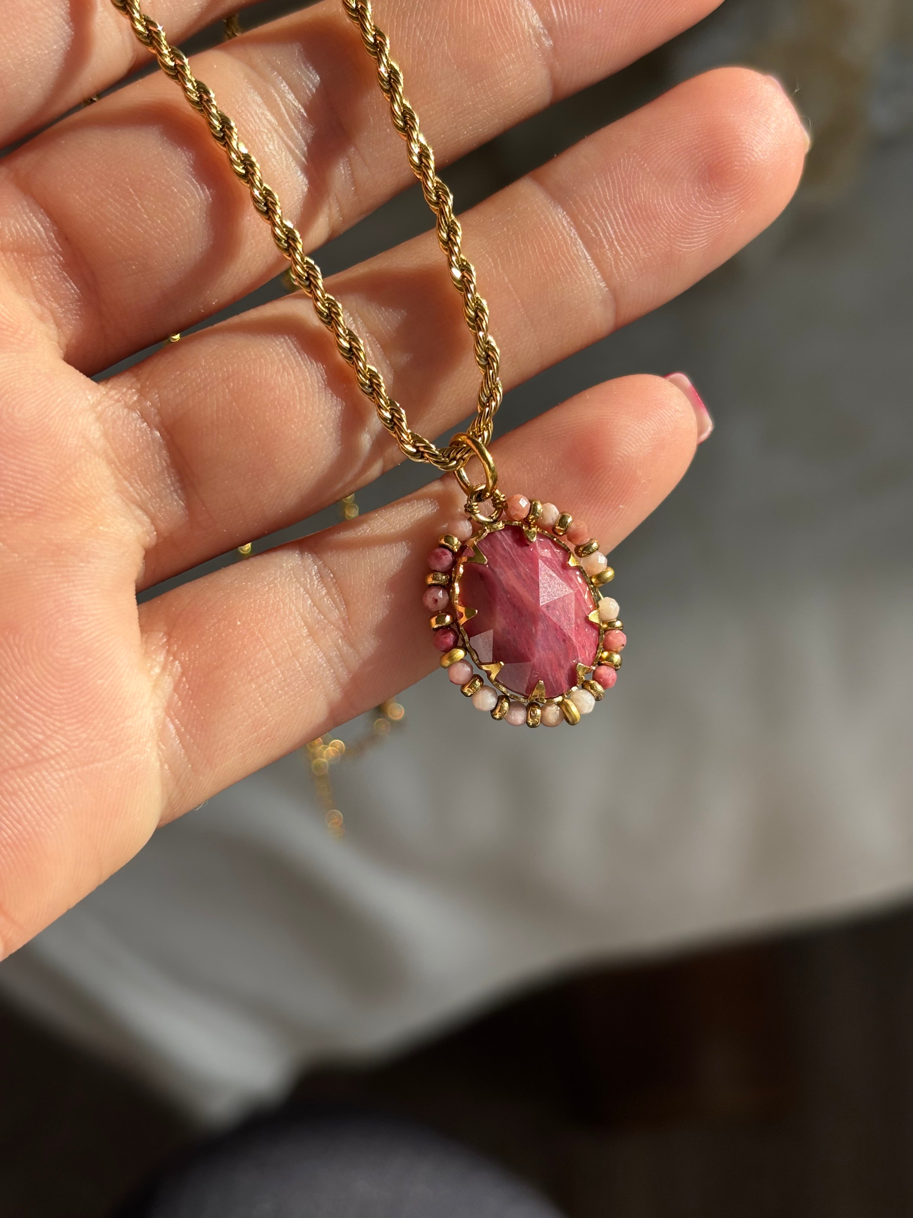 Collier ✧ Torsadée Rhodonite Éveil de lumière