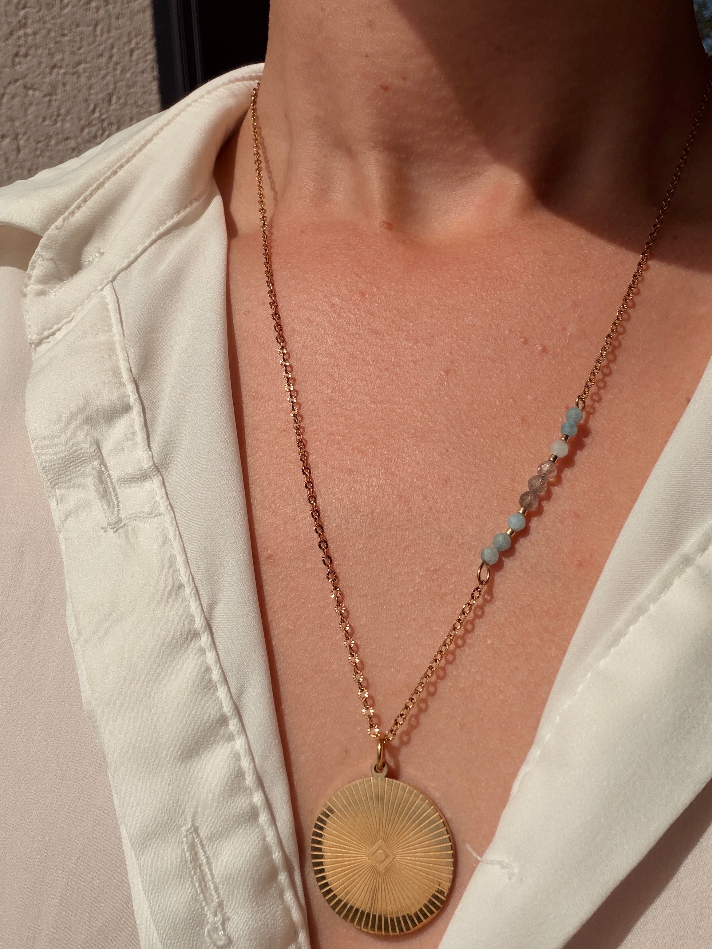 Collier ✧ Médaillon Solaire Éveil de lumière
